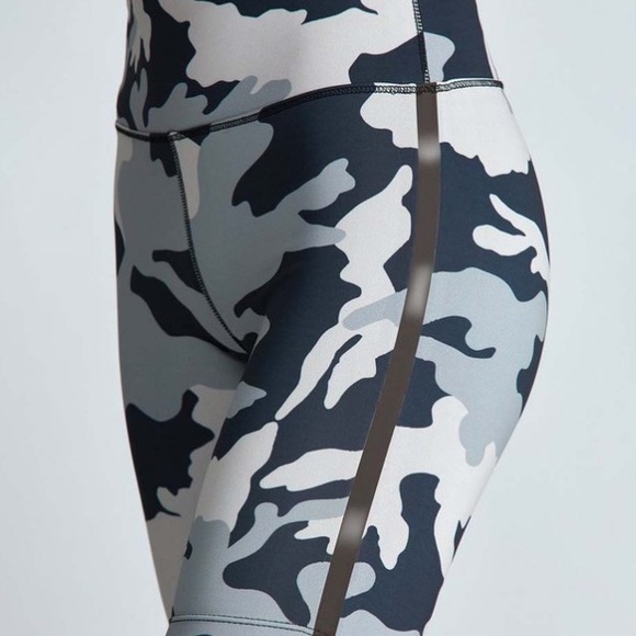 Noli Yoga High Waist Cacao Camo Bike Shorts Compression Fit Women’s Small - Picture 3 of 5